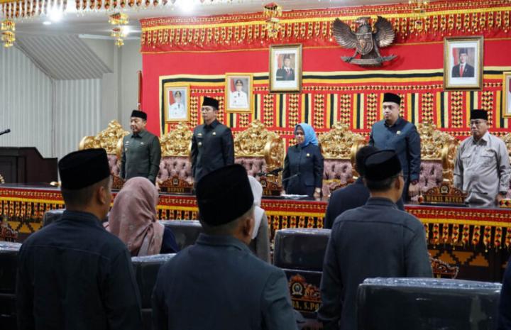 Rapat Paripurna DPRD, Bupati Egi Sampaikan LKPJ Tahun Anggaran 2024